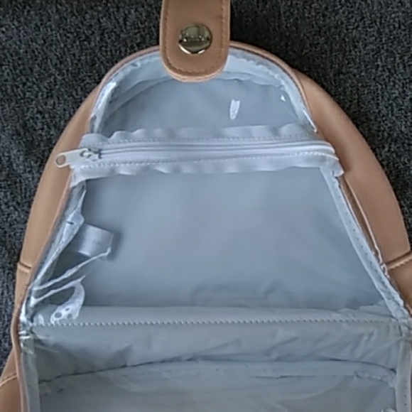 NWOT💋  Chloe Travel Cosmetic Case - Picture 6 of 8